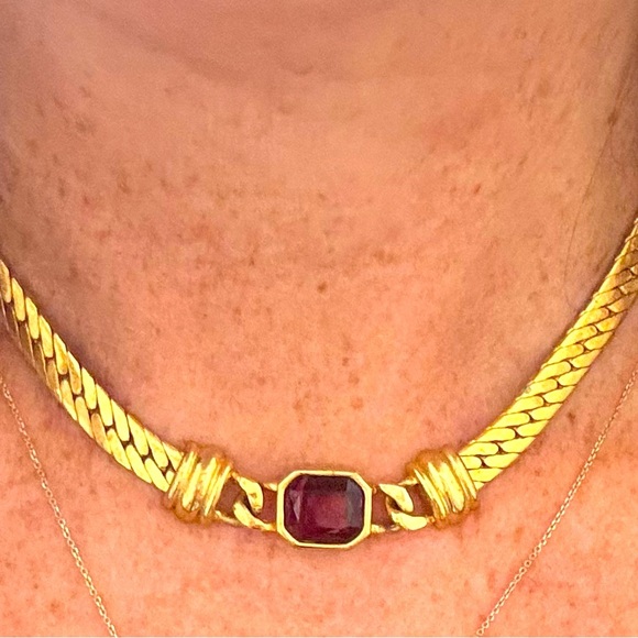 AFJ Spain Jewelry - 16” Vintage necklace, gold plated thick chain w/ faceted, rectangular red stone